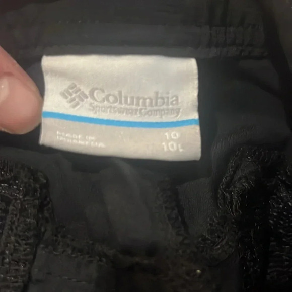 Columbia Sportswear Company woman’s size 10 shorts - Picture 9 of 9